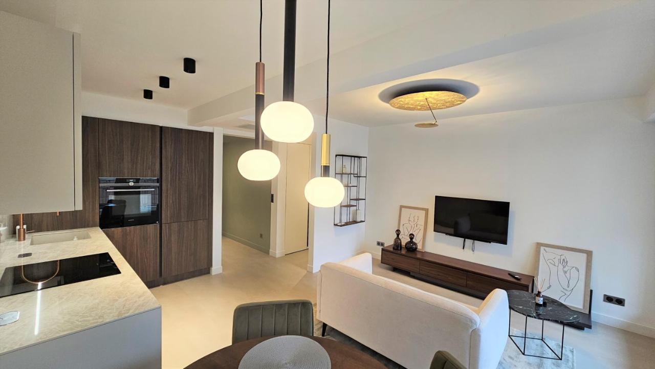 Banane 3 Pieces Renove Equipe Au Coeur De - Garage Prive Appartement Cannes