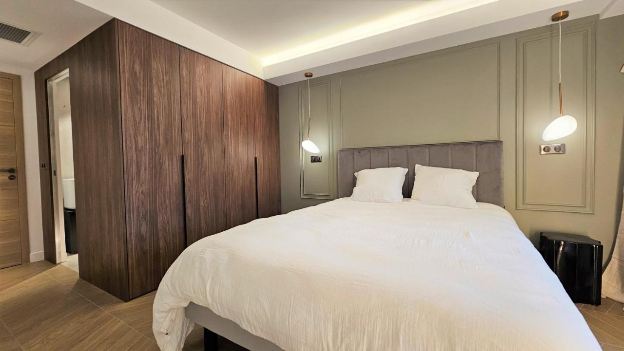 Banane 3 Pieces Renove Equipe Au Coeur De - Garage Prive Cannes