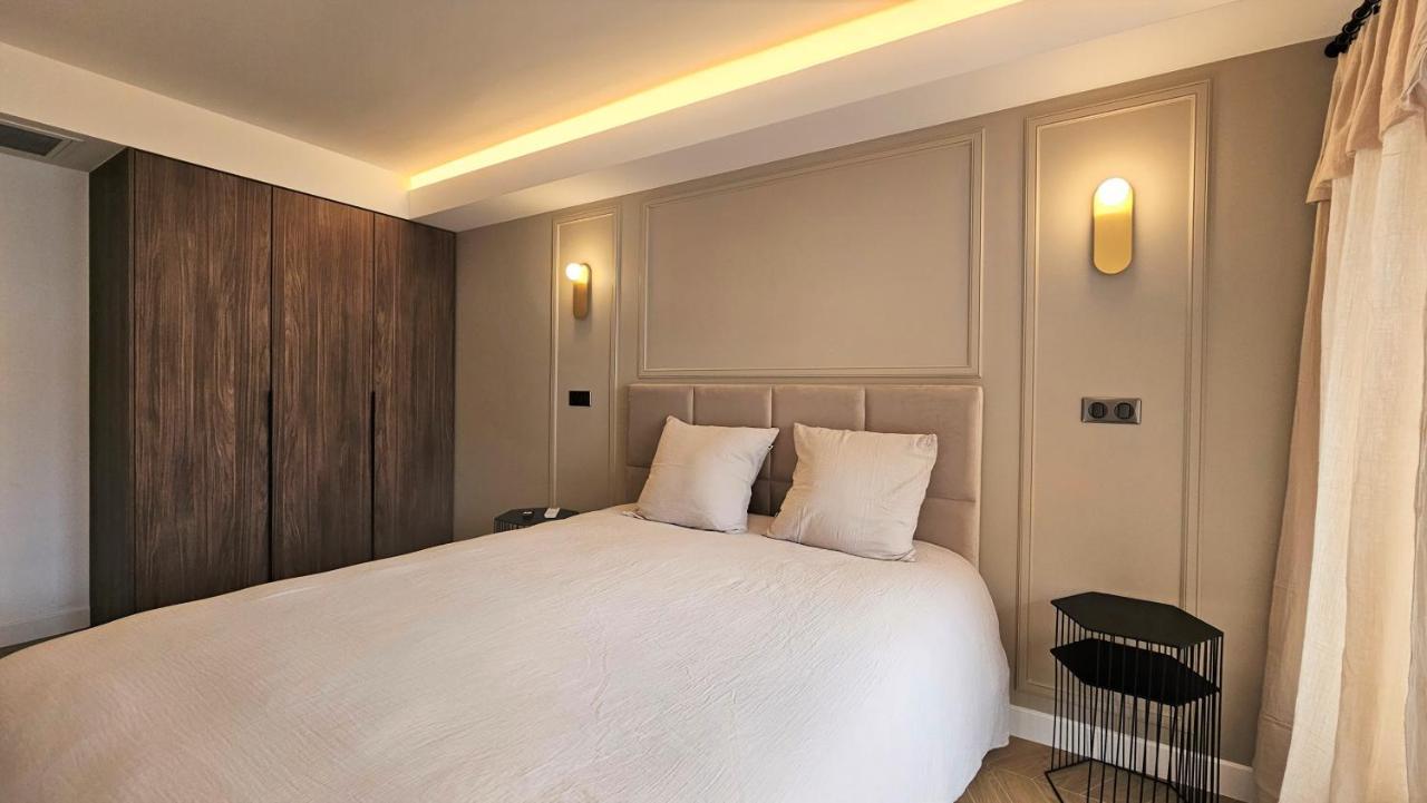 Appartement Banane 3 Pieces Renove Equipe Au Coeur De - Garage Prive *
